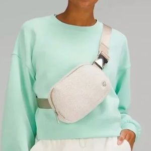Lululemon Everywhere Fleece Belt Bag. Ivory/Cream. NWT